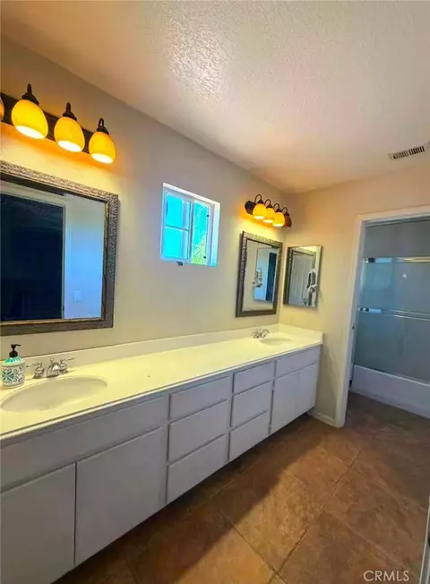 Bath - 43271 Brookway, Temecula, CA 92592 photo 5 of 6