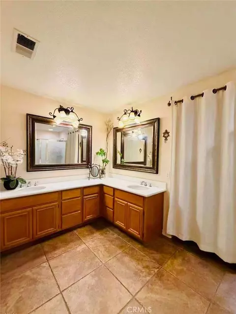 Bath - 43271 Brookway, Temecula, CA 92592 photo 3 of 6