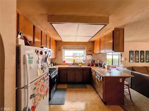 Kitchen - 63 Rainbow Rdg, Phillips Ranch, CA 91766 photo 1 of 1