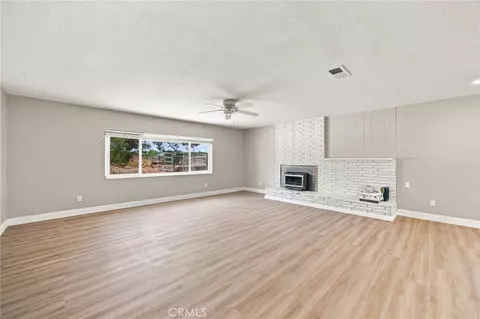 Living - 2111 Toca, Ramona, CA 92065 photo 2 of 6