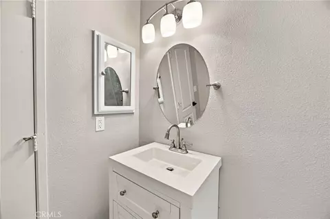 Bath - 2111 Toca, Ramona, CA 92065 photo 2 of 5