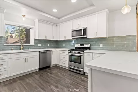 Kitchen - 6155 Cardinal, Wrightwood, CA 92397 photo 2 of 2