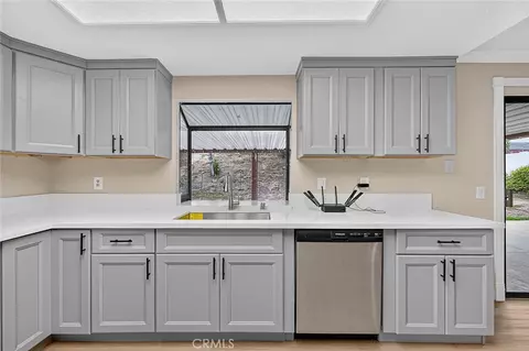 Kitchen - 6462 Siamese, Riverside, CA 92505 photo 5 of 6