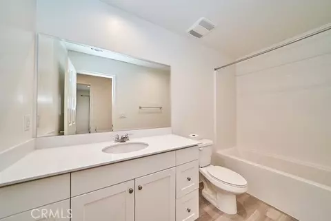 Bath - 20009 Lemonscent Dr, Riverside, CA 92507 photo 3 of 3