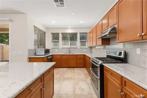 Kitchen - 7271 Enclave Dr, Eastvale, CA 92880 photo 2 of 4