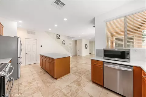 Kitchen - 7271 Enclave Dr, Eastvale, CA 92880 photo 4 of 4