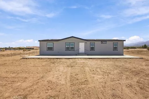 7323 Woodcliff St, Phelan, CA 92371