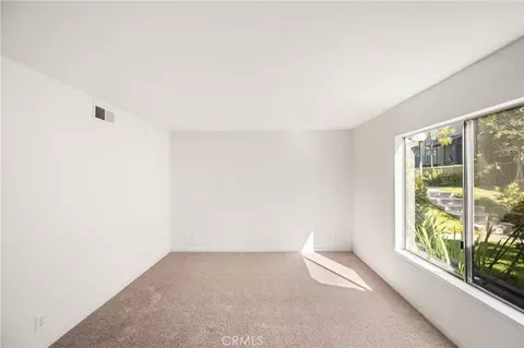 Living - 860 Windwood Dr, Diamond Bar, CA 91789 photo 2 of 4