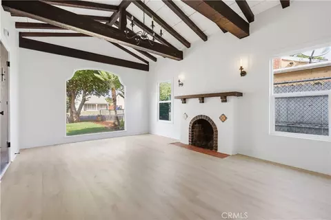 Living - 2831 N E St, San Bernardino, CA 92405 photo 5 of 12