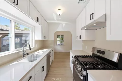 Entry Way - 2831 N E St, San Bernardino, CA 92405 photo 4 of 5