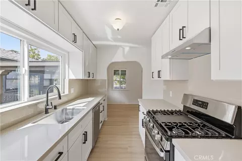 Entry Way - 2831 N E St, San Bernardino, CA 92405 photo 5 of 5