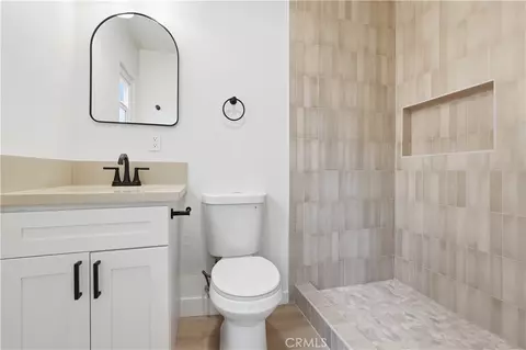 Bath - 2831 N E St, San Bernardino, CA 92405 photo 2 of 2