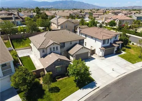View/Area - 14271 Rolling Stream Pl, Eastvale, CA 92880 photo 2 of 2