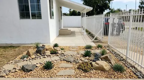 Exterior - 922 Center St, Riverside, CA 92507 photo 3 of 8