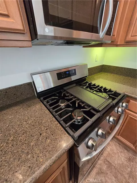 Kitchen - 31141 Black Maple #56, Temecula, CA 92592 photo 3 of 5