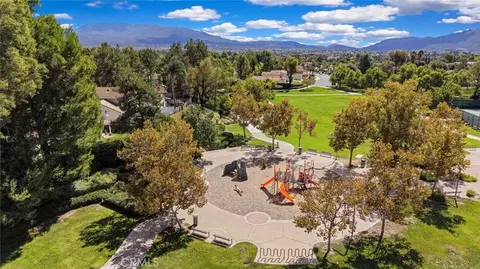 View/Area - 43009 Calle Jeminez, Temecula, CA 92592 photo 2 of 20