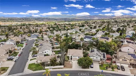 View/Area - 32904 Cinon Dr, Temecula, CA 92592 photo 9 of 12