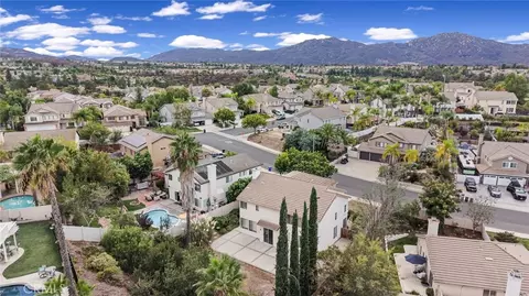 View/Area - 32904 Cinon Dr, Temecula, CA 92592 photo 5 of 12