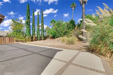 Exterior - 32904 Cinon Dr, Temecula, CA 92592 photo 4 of 8