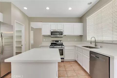 Kitchen - 32904 Cinon Dr, Temecula, CA 92592 photo 5 of 5