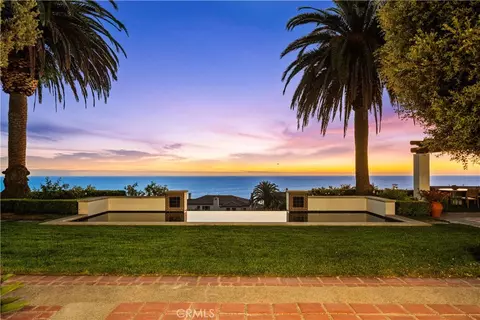 24 Scenic Blf, Newport Coast, CA 92657