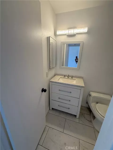 Bath - 700 W La Veta Ave #E4, Orange, CA 92868 photo 2 of 5