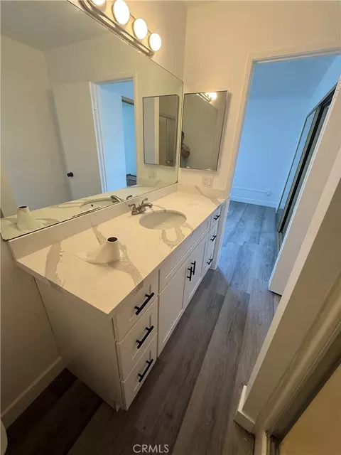 Bath - 700 W La Veta Ave #E4, Orange, CA 92868 photo 4 of 5