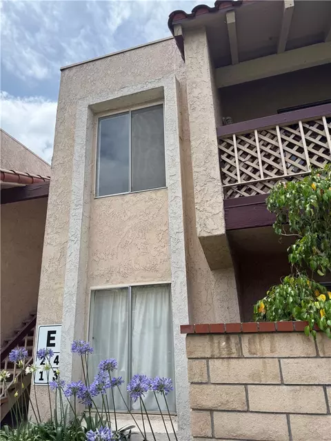 Exterior - 700 W La Veta Ave #E4, Orange, CA 92868 photo 1 of 1