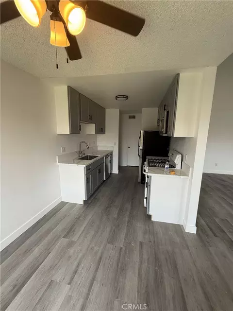 Kitchen - 700 W La Veta Ave #E4, Orange, CA 92868 photo 2 of 3