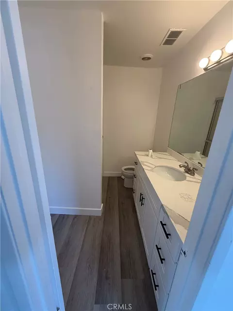 Bath - 700 W La Veta Ave #E4, Orange, CA 92868 photo 3 of 5