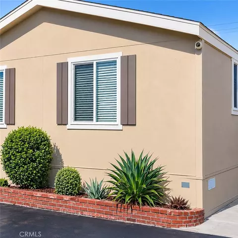327 W Wilson St #23, Costa Mesa, CA 92627