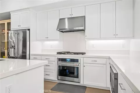 Kitchen - 875 Walnut Ter, Montebello, CA 90640 photo 3 of 5