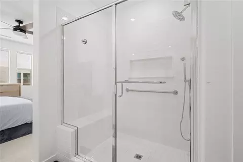 Bath - 875 Walnut Ter, Montebello, CA 90640 photo 6 of 8