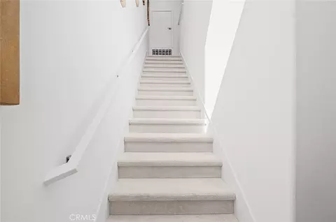 Entry Way - 875 Walnut Ter, Montebello, CA 90640 photo 3 of 3
