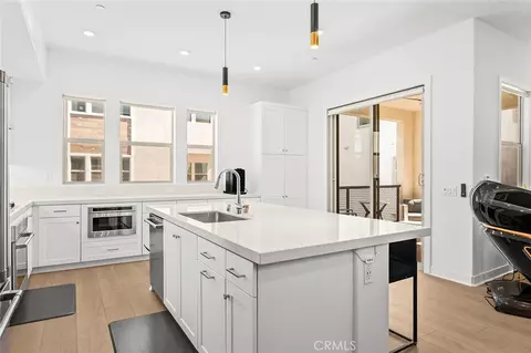 Kitchen - 875 Walnut Ter, Montebello, CA 90640 photo 5 of 5