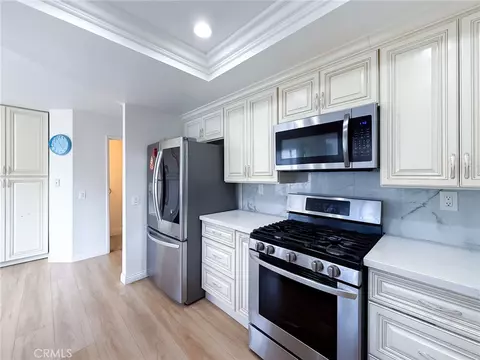 Kitchen - 33 Wildflower Pl, Phillips Ranch, CA 91766 photo 4 of 5