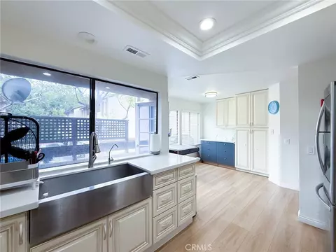 Kitchen - 33 Wildflower Pl, Phillips Ranch, CA 91766 photo 3 of 5