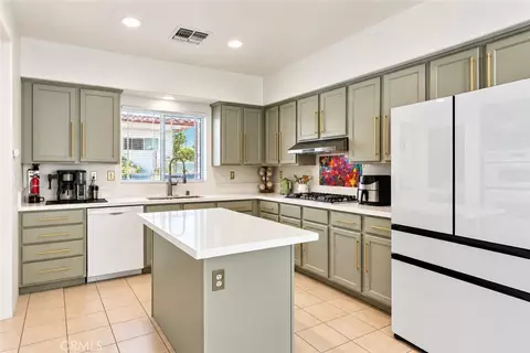 Kitchen - 80114 Barcelona Ave, Indio, CA 92201 photo 4 of 6