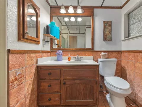 Bath - 10602 Courson, Stanton, CA 90680 photo 2 of 5