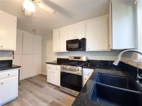 Kitchen - 10129 Ashford St, Rancho Cucamonga, CA 91730 photo 2 of 2
