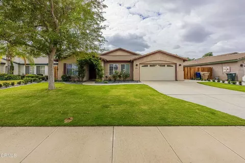 5907 Siena Ln, Bakersfield, CA 93308