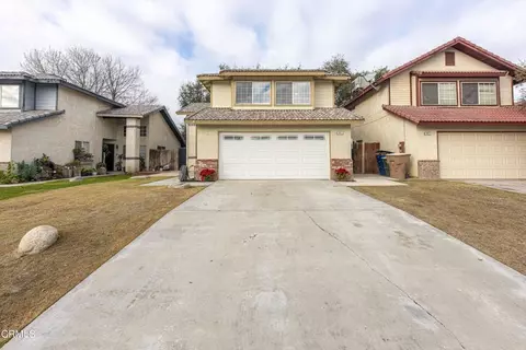 2821 Woodglen Dr, Bakersfield, CA 93311