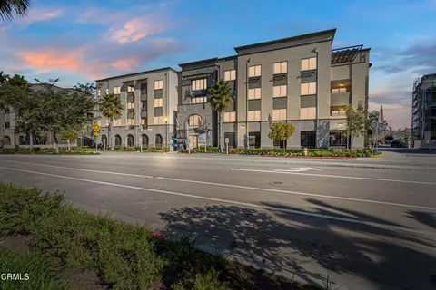 2800 Wagon Wheel Rd #302, Oxnard, CA 93036