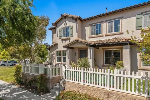 745 Garonne St, Oxnard, CA 93036 photo 1
