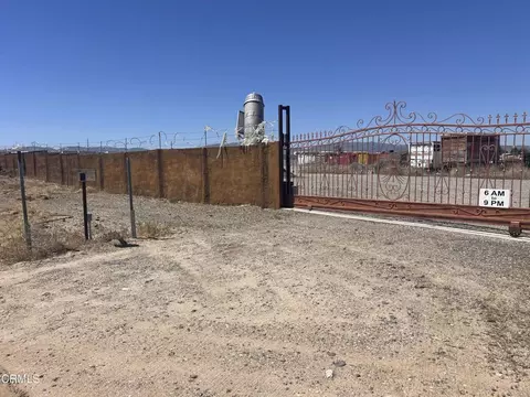 42155 8th St E, Lancaster, CA 93535