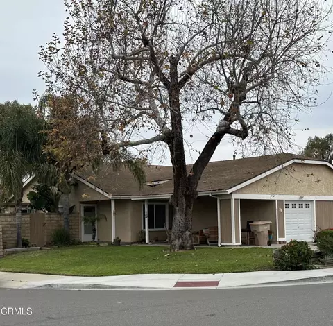 29 Abrazo Dr, Camarillo, CA 93012