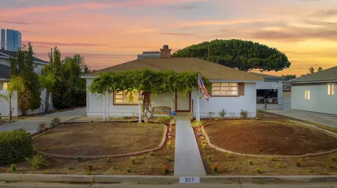 327 Vanderbilt Dr, Oxnard, CA 93036 photo 1