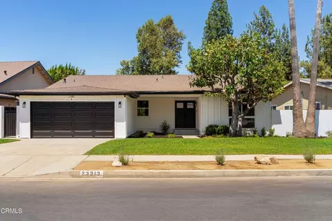 23313 Gonzales Dr, Woodland Hills, CA 91367