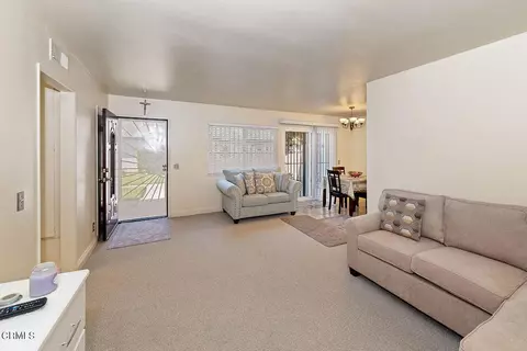 Living - 1011 Cheyenne Way, Oxnard, CA 93033 photo 2 of 2