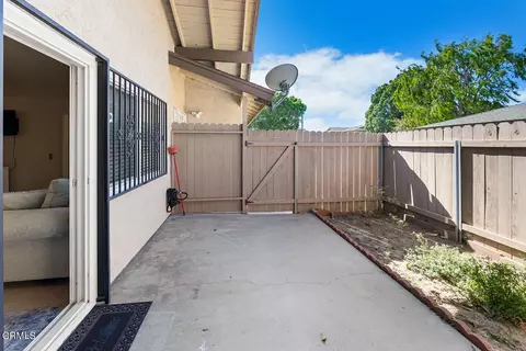 Exterior - 1011 Cheyenne Way, Oxnard, CA 93033 photo 2 of 2